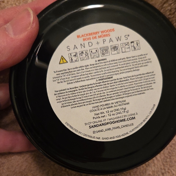 Sand & Fog NWT Sand & Paws 2 Wick Candle...blackberry Woods Sent - Picture 3 of 4